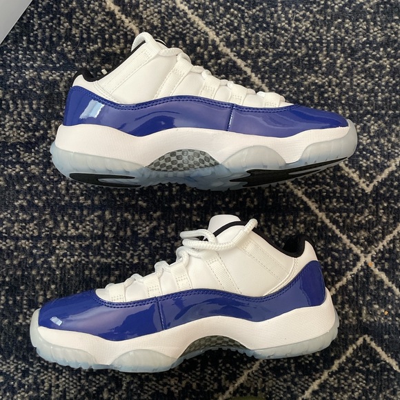 women’s air jordan 11 retro low ‘concord sketch’